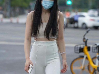  P0351 白裤女子【538P8V】